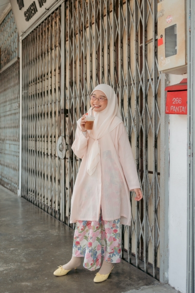 Kekisi Kebarung Pario in Soft Pink
